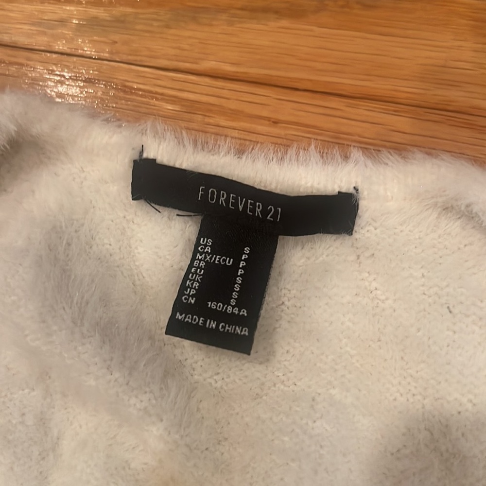 Forever 21 Sweater - Picture 3 of 4